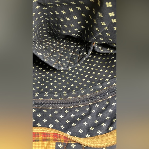 COPY - BELLA TAYLOR PATCH WORK AMERICAN FLAG PURSE. GREAT USED CONDITION - Picture 5 of 15